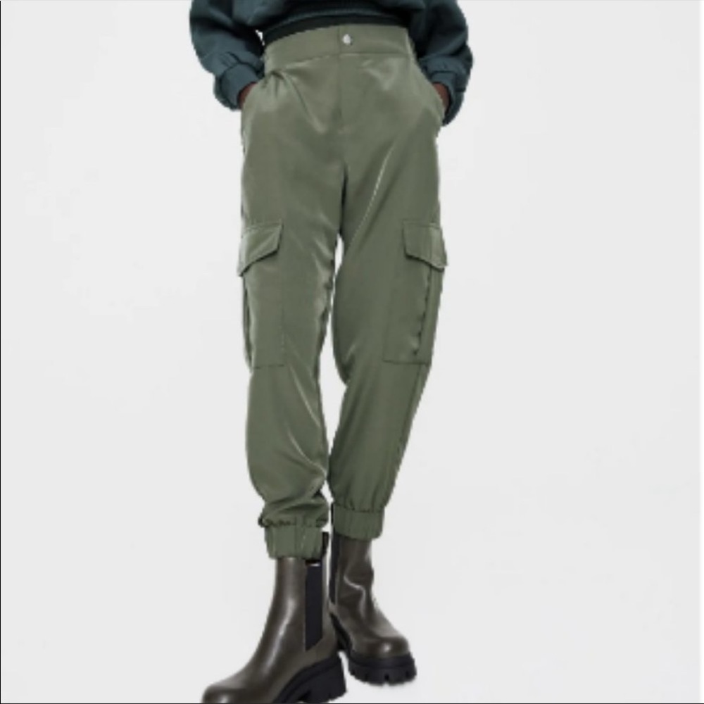 Zara cargos